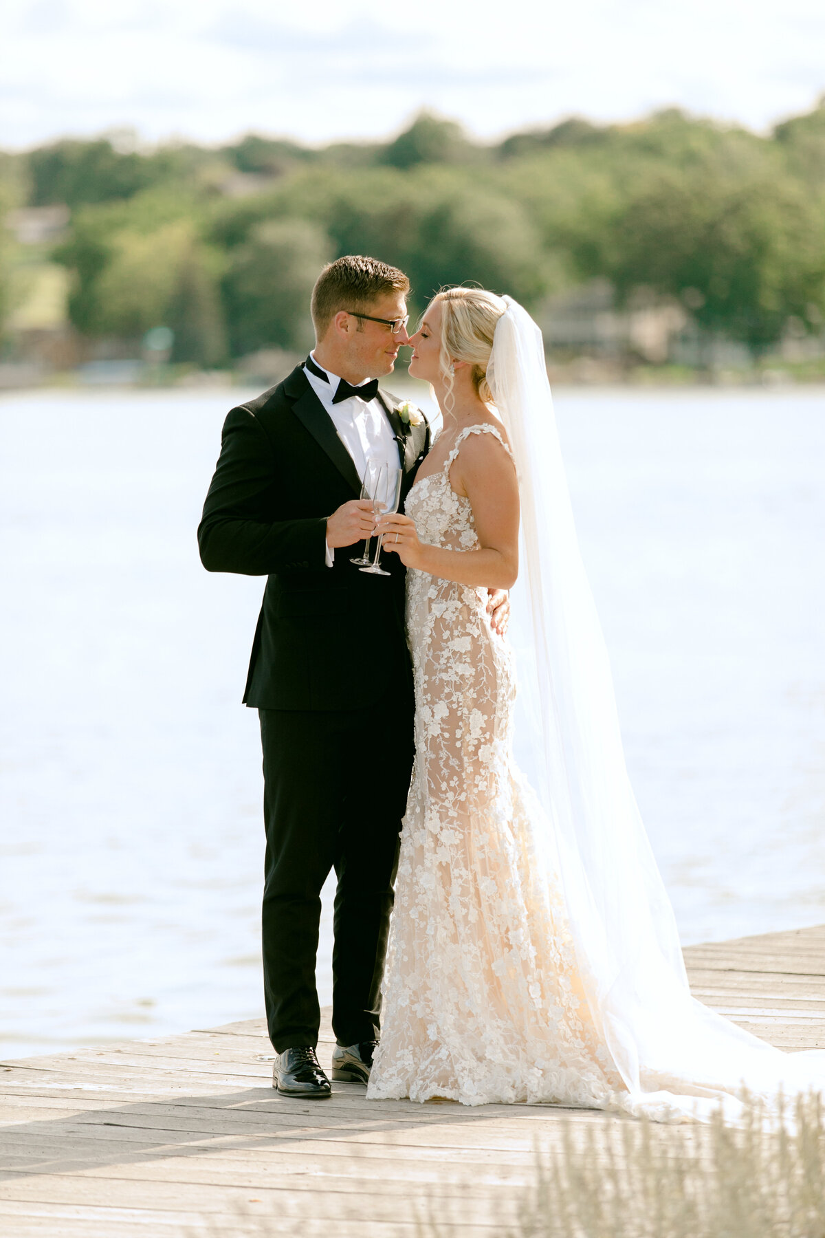 Lake House  Canandaigua Wedding Just Married Bride and Groom Portraits_Verve Event Co (10)