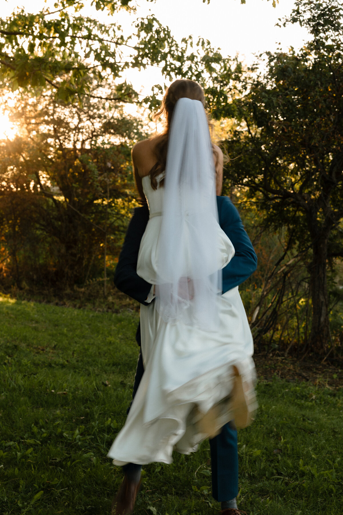 Sydney and Brant's Rustic Midwest Wedding Photography-654