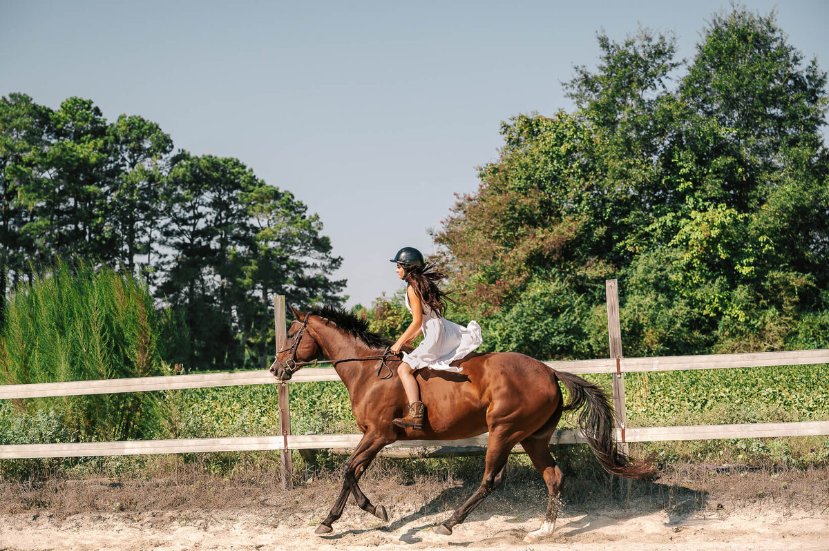 senior-session-with-horse-15