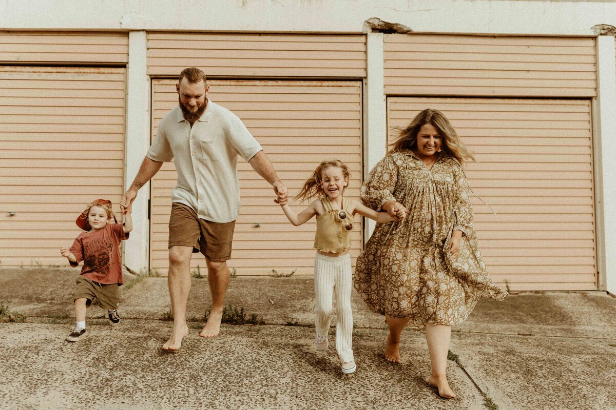 emmawandphotography_bundneena_kurnell_motherhood_sutherlandshirephotographer_cronullaphotographer_motherhood_sydneymotherhoodphotographer_royalnationalpark_familyphotographer_sutherlandshirefamilyphotographer_cronullafamilyphotographer_beachshoot_beachfamilysession_vanlife_urbanfamilyphotographer