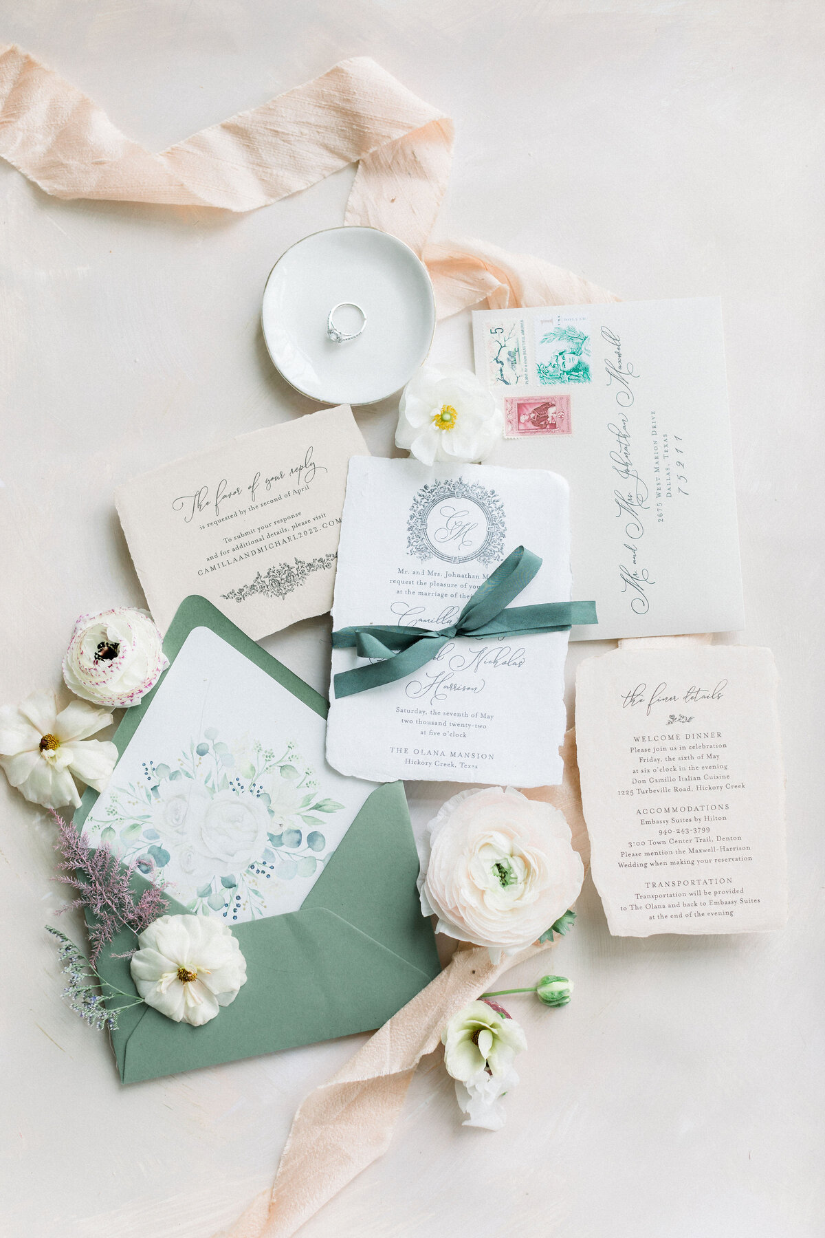 elegant-wedding-invite-floral-envelope-ring