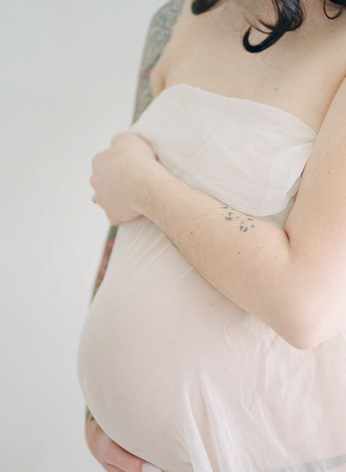 Maternity-Studio-Photo-Outfit-Ideas-Northern-VA-Studio-Photo-29