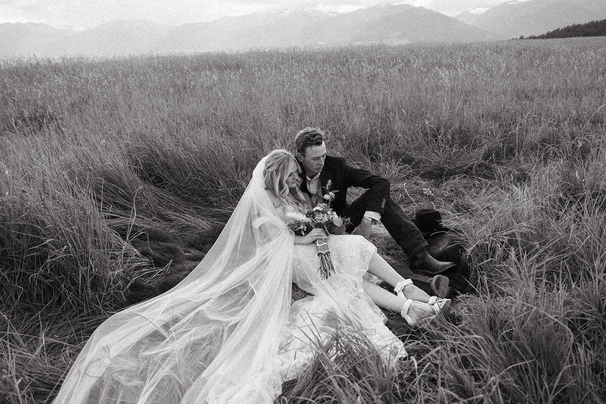 presley-gray-cowboy-luxury-montana-wedding-2650