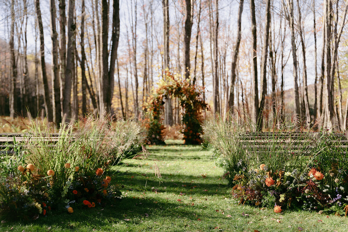 Handome Hollow Castskills October Wedding