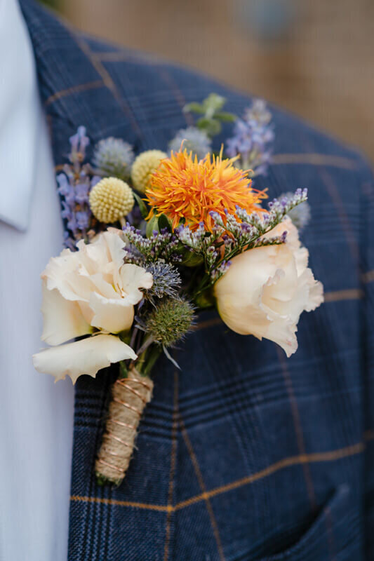 grooms buttonhole flowers