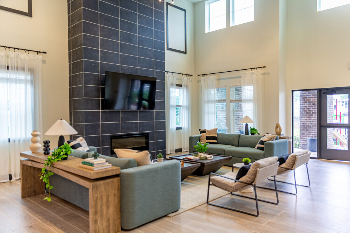 080425WOBRENTWOODATL-29-2048x1365