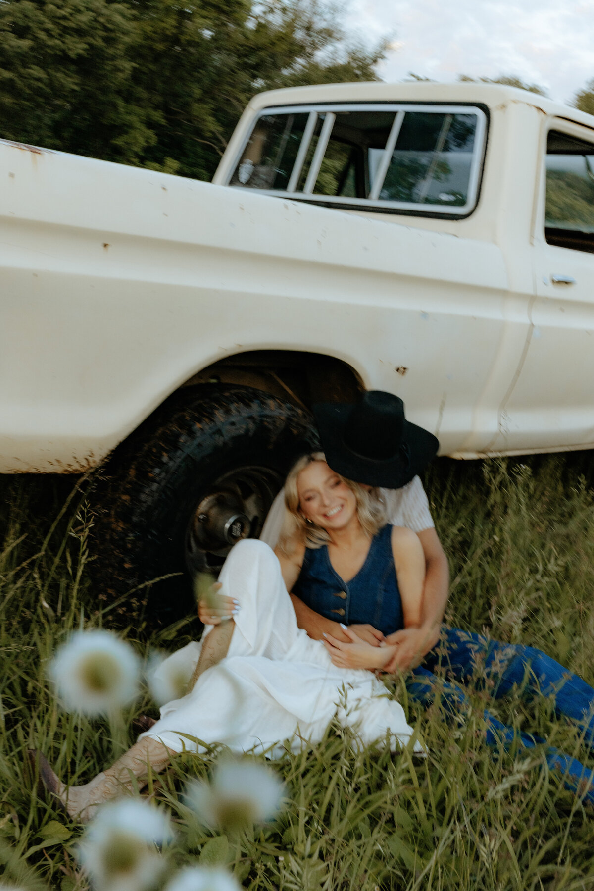 Offering ranch engagement photography, and western engagement photography in Arkansas.
