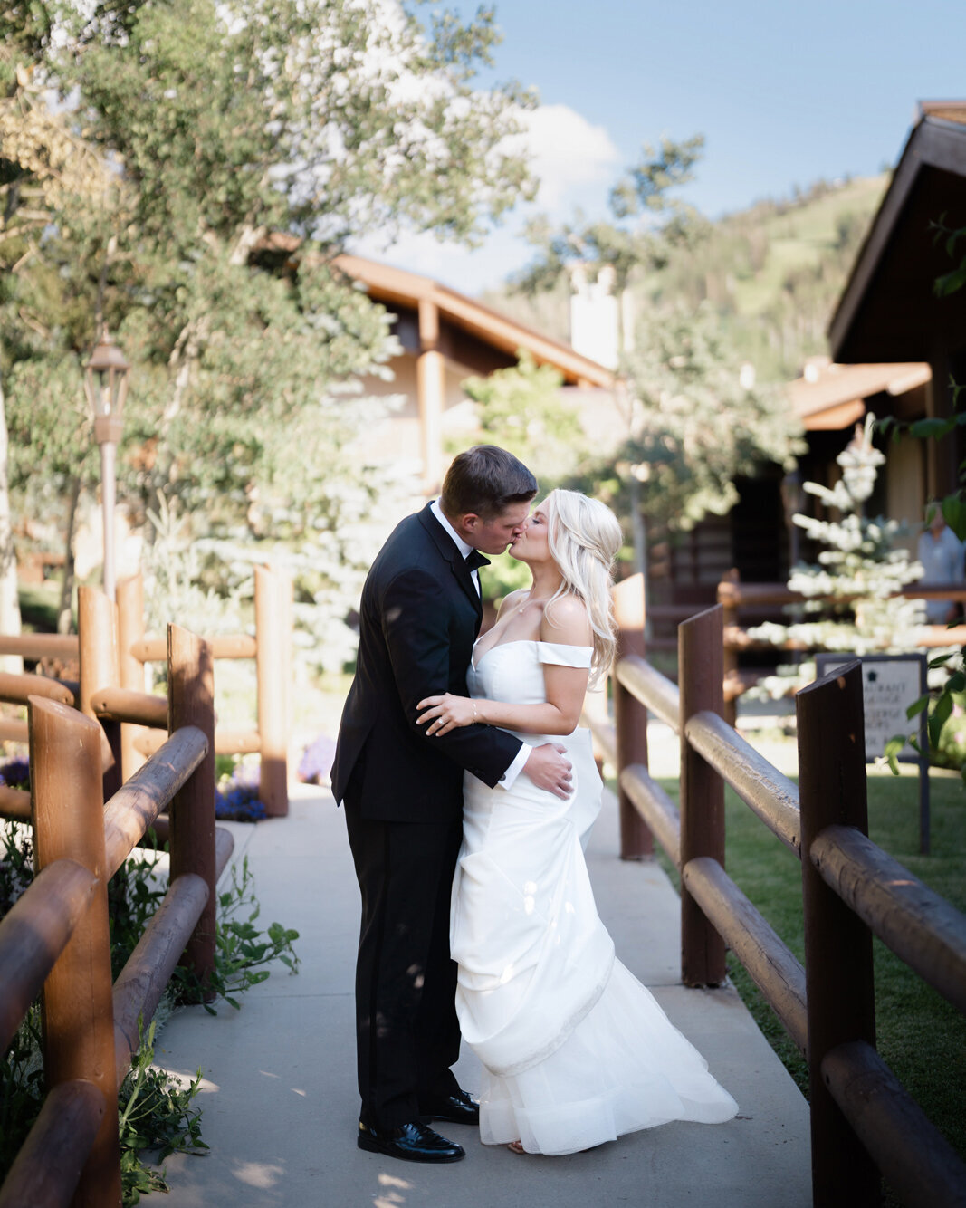 stein-eriksen-lodge-july-summer-park-city-mountain-wedding-pepper-nix-2212-1879