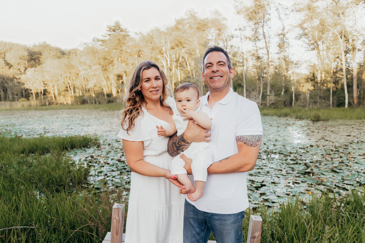 family_photo_session_lake.jpg