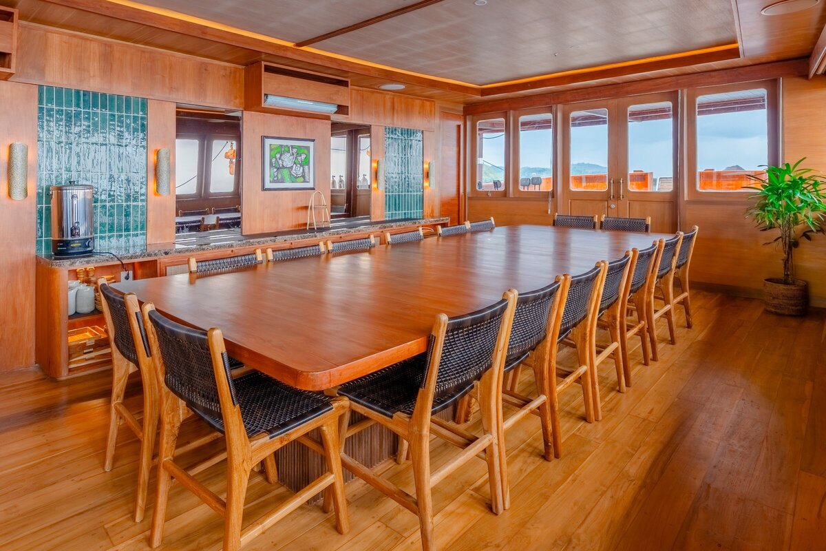 Sanctuary Luxury Yacht Bali - restaurant & bar-4