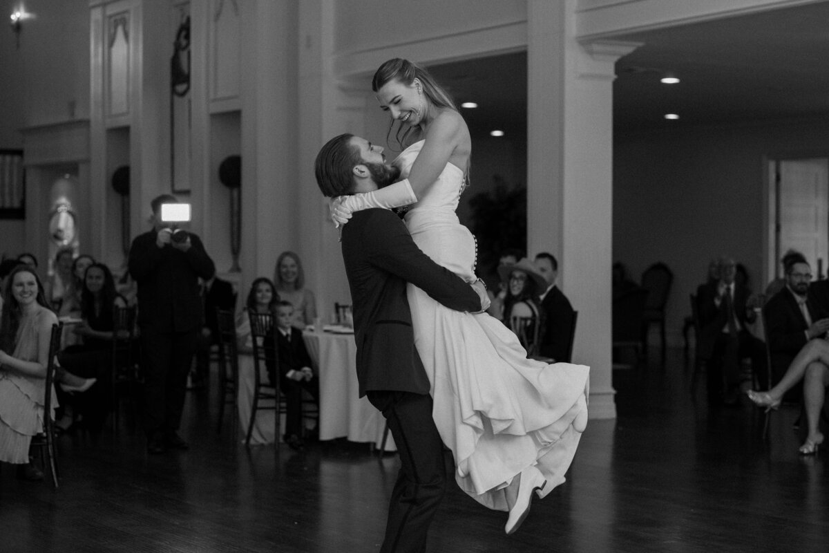 Springs-Valley-View-Wedding-Dallas-TX-The-Bergerons-14