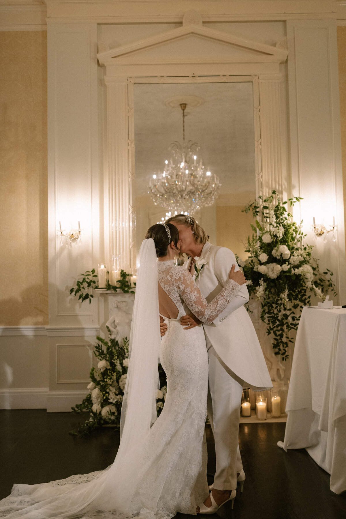 elegant-manhattan-fall-wedding-randirobertsphoto-67