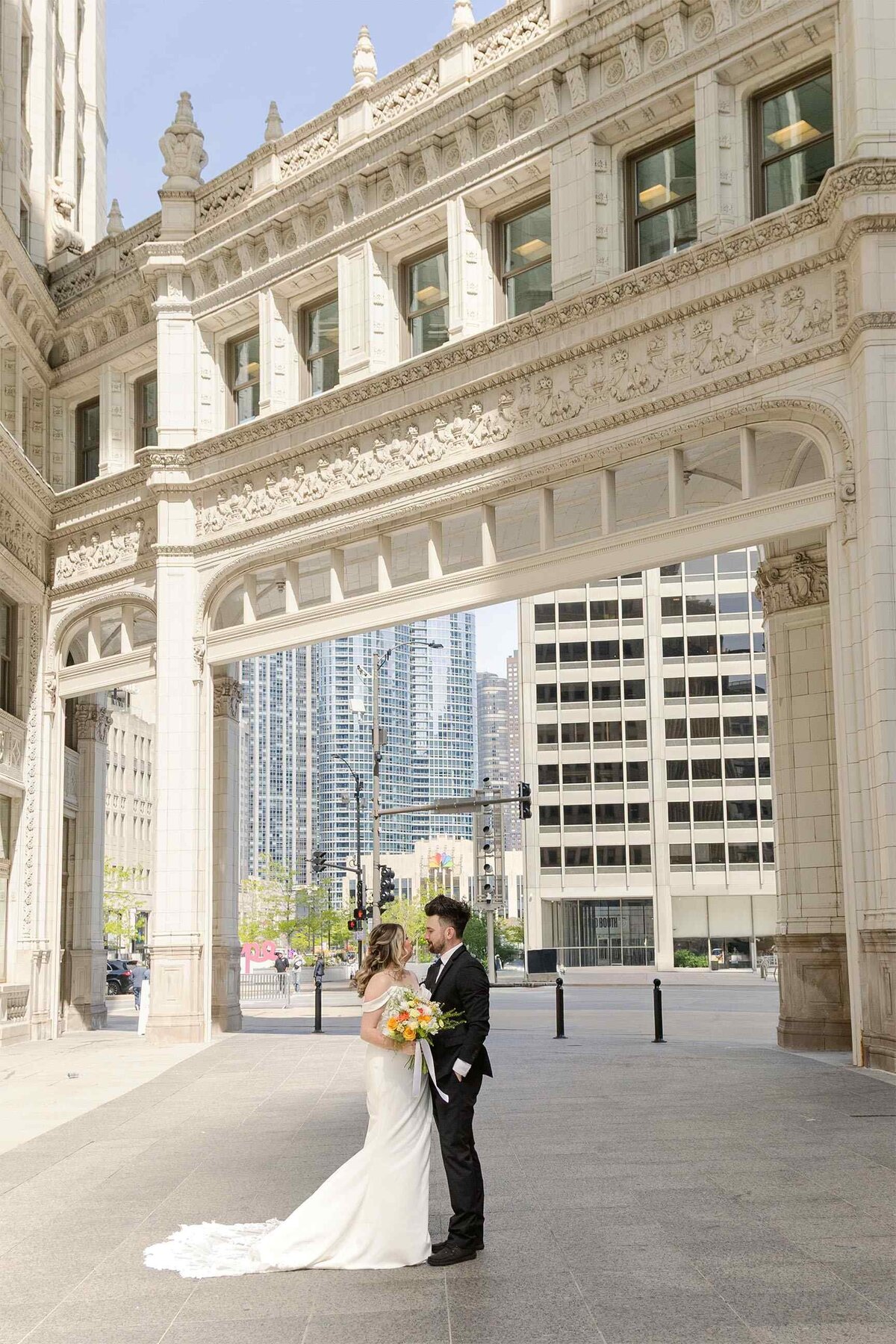 15-elopement-wrigley-building