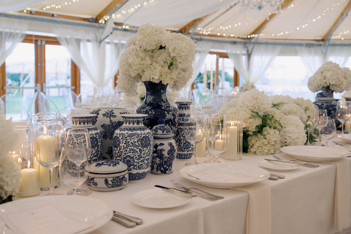 blue-and-white-wedding-tablescape-castle-hill-inn