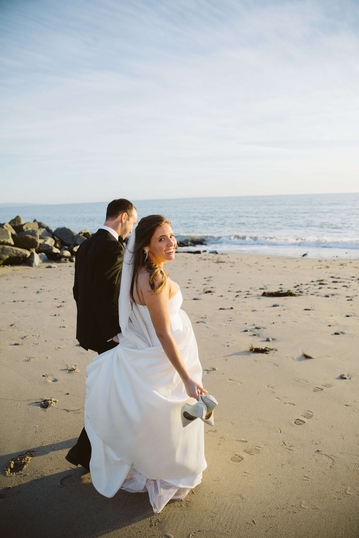 Beach wedding pictures at Pacific Palisades