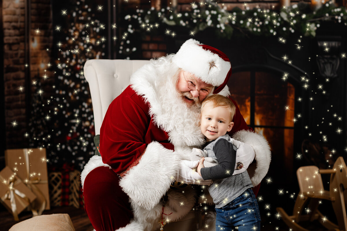 Cave Springs Holiday photographer, Santa Photos near me NW Arkansas, holiday portrait studio