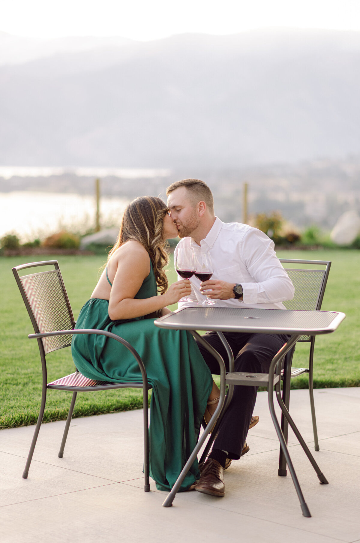 silver-bell-winery-lake-chelan-engagement-62