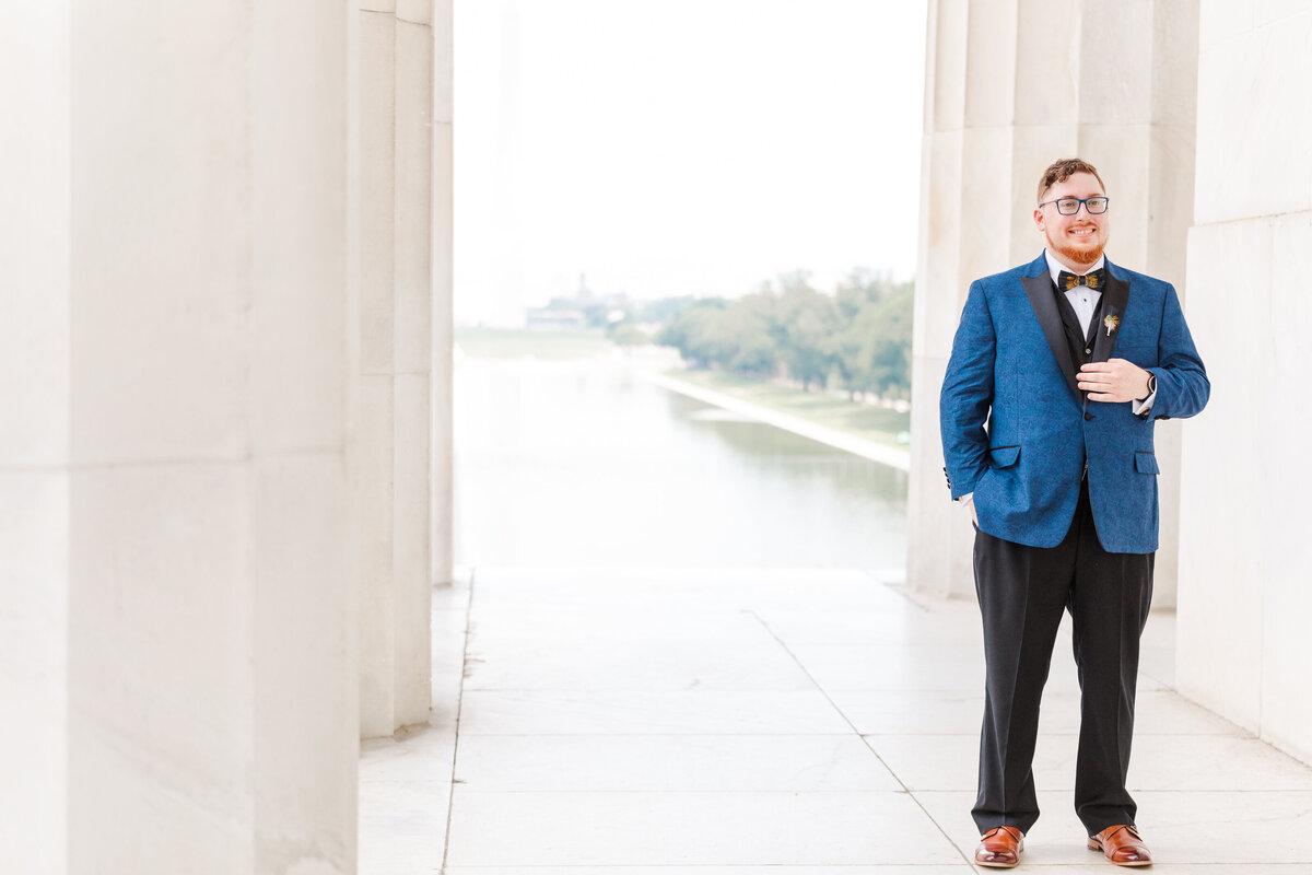 groom portraits at the Lincoln Memorial