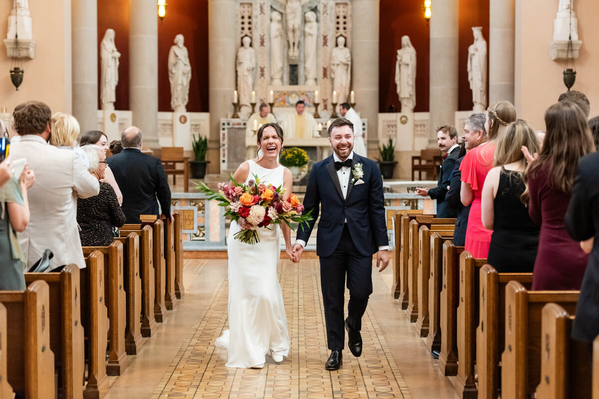elizabeth-andrew-st-thomas-more-catholic-wedding-photo-21