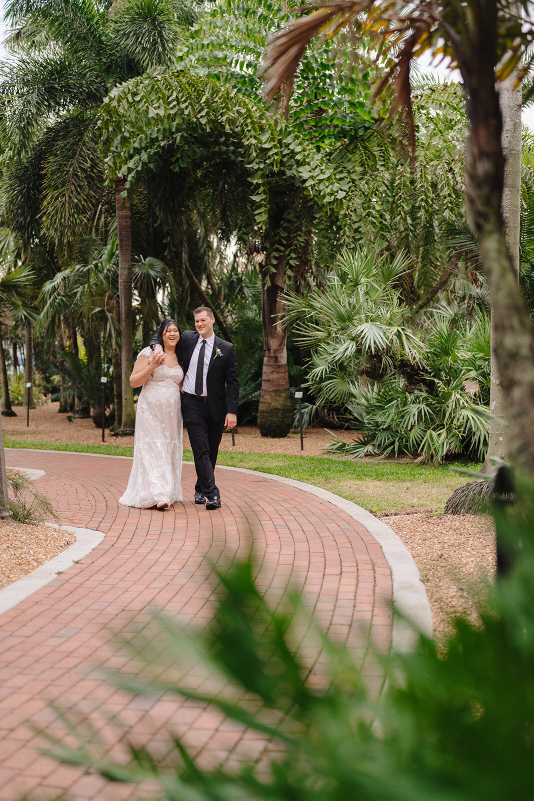 mcneile-photo-florida-elopement-chantilly-chic-celebrations-gizella-kopsick-park-12