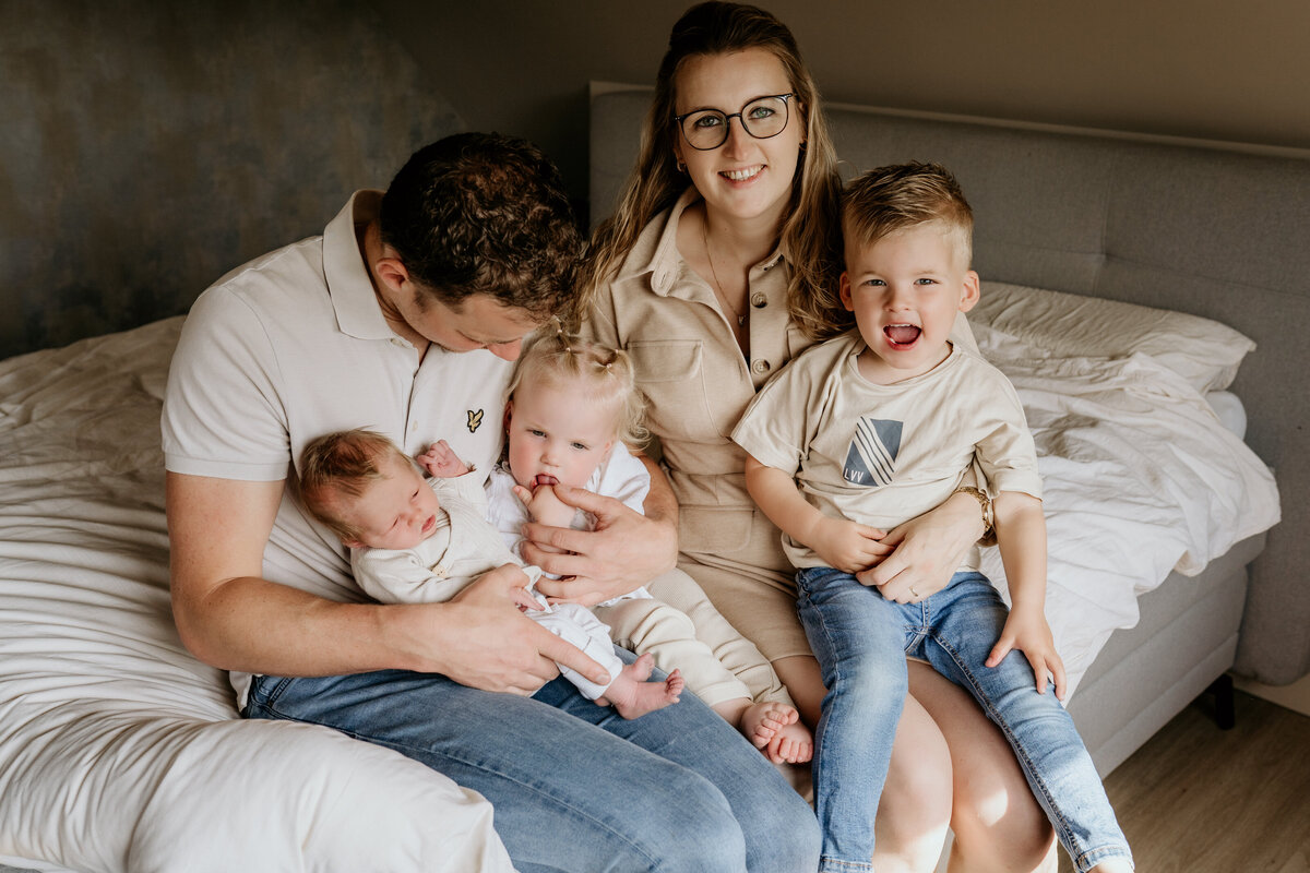 Rien Captures newborn Lotte (12)