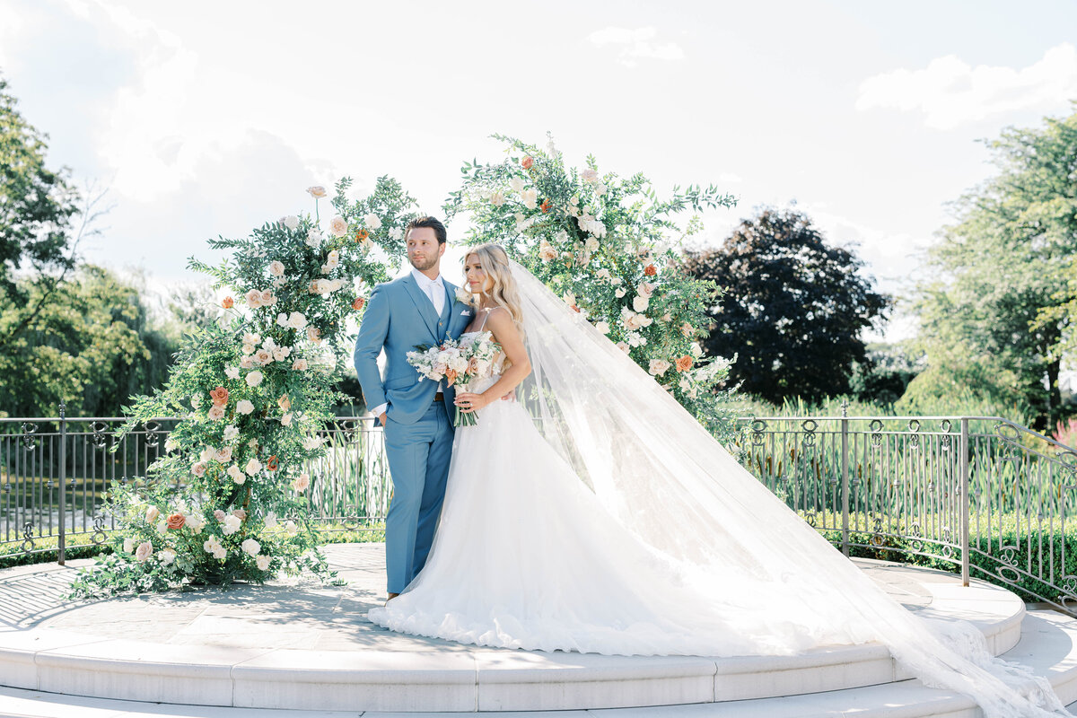 Caitlyn_and_Joe_Sneak_MTA-203