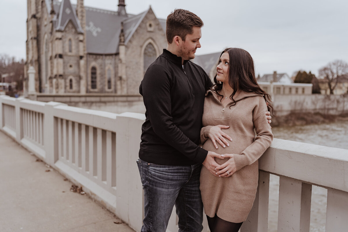 pregnant couple