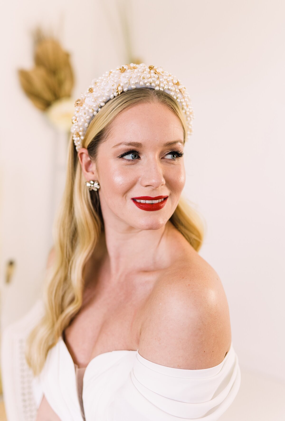 BRIDES-BY-DEMI-RED-LIP-HOLLYWOOD-BRIDAL-LOOK-17