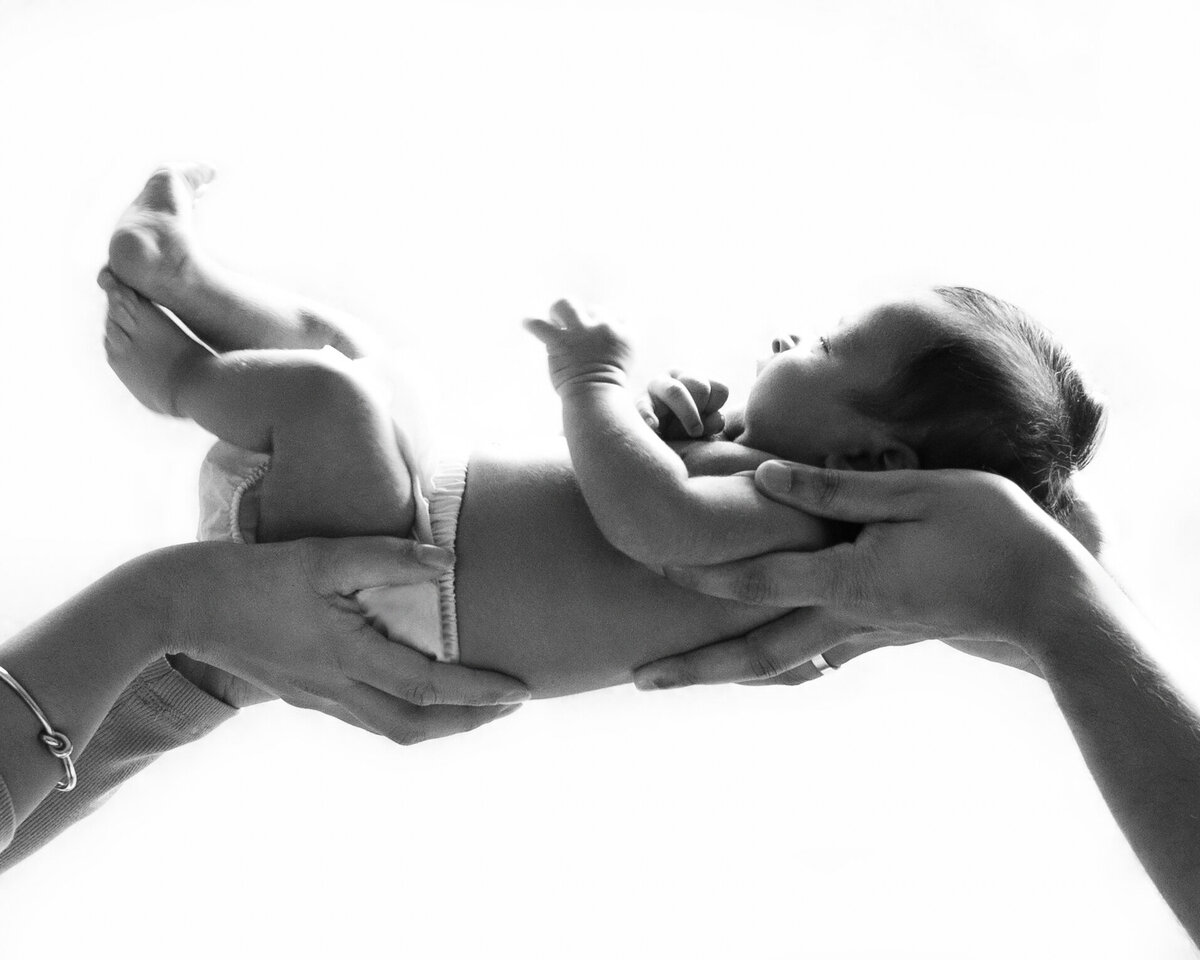 timeless black and white newborn photography by Daisy Rey