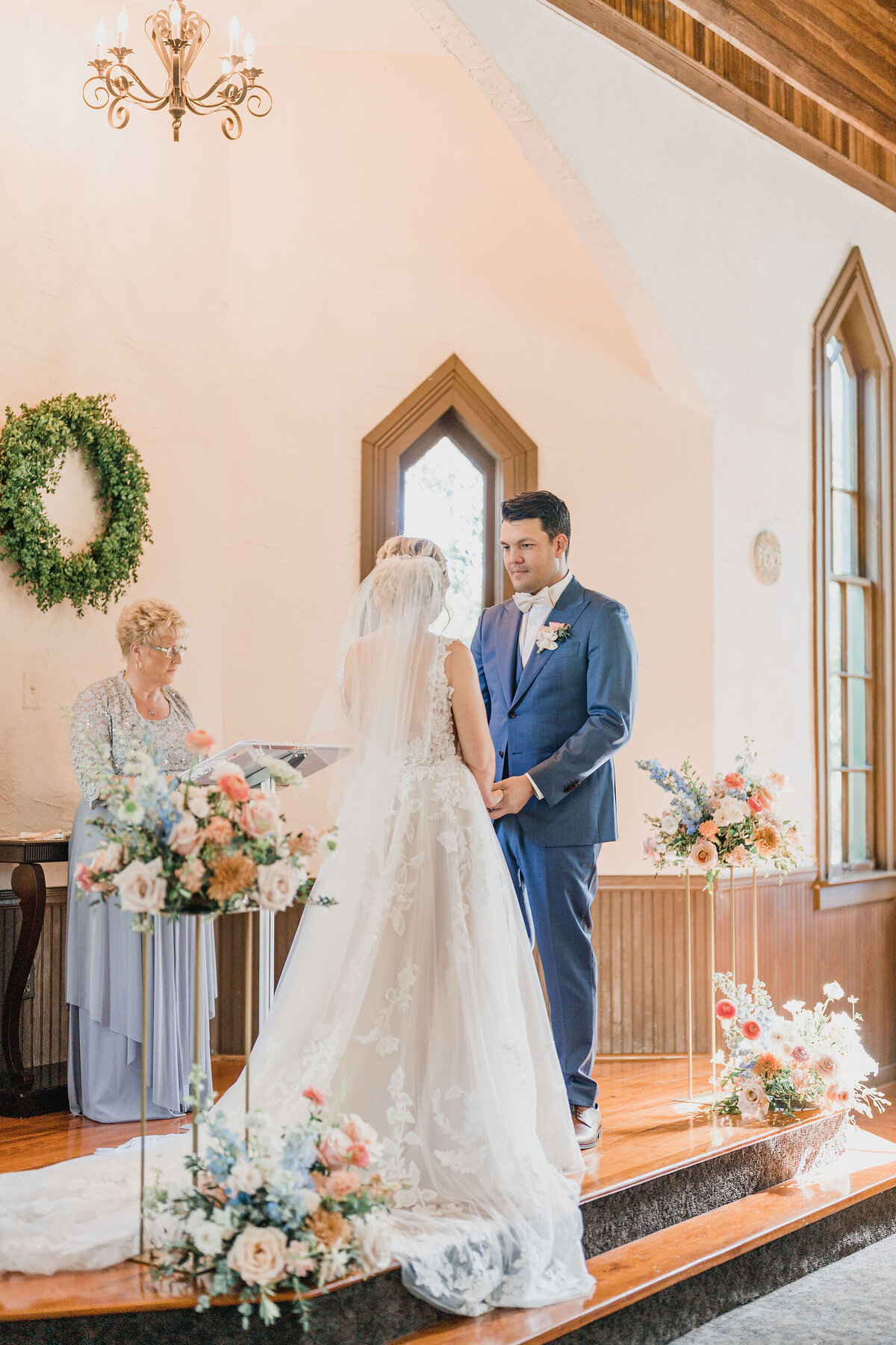 tara-tomlinson-chantilly-chic-elope-tampa-bay-historic-chapel-5