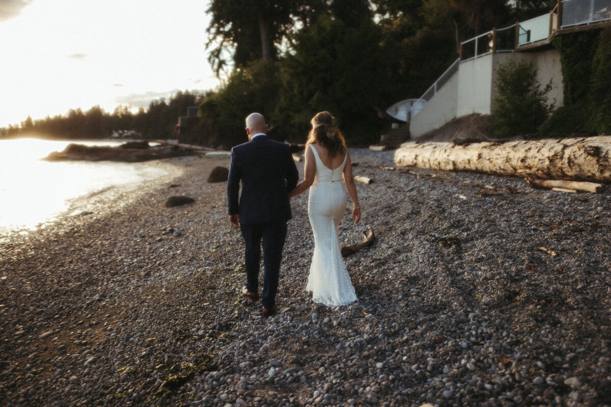 sunshine-caost-sechelt-beach-elopement-wedding-portrait-photographer-lowres_3