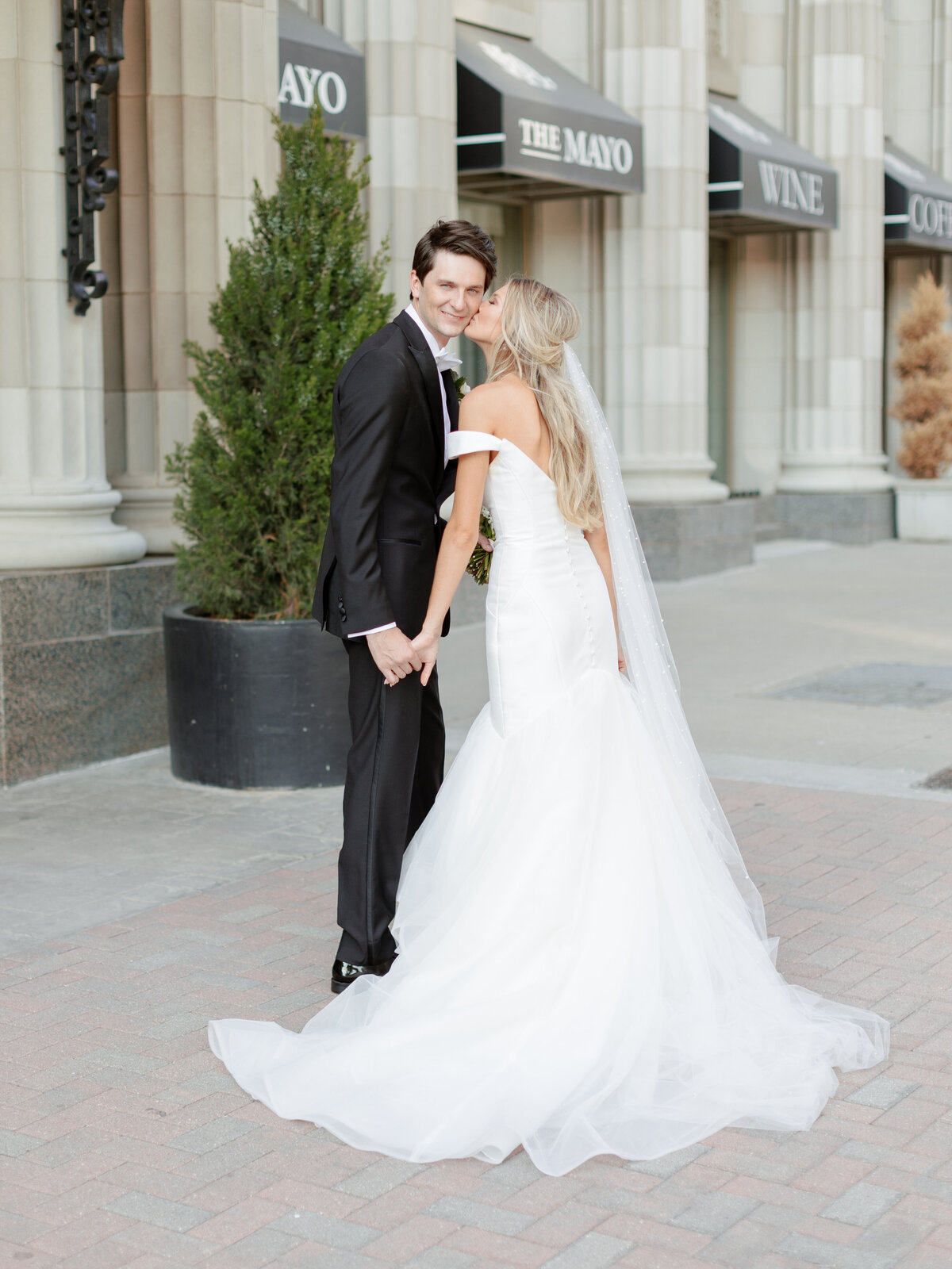 06-05-2021 Justin & Sydney Wedding at The Mayo Hotel Tulsa Wedding Photographer Laura Eddy-529