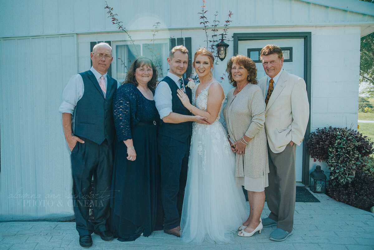 family formals _ alaynna ann schwartz _ harpors vinyard _ iowa photographer _ playlife photography_0179
