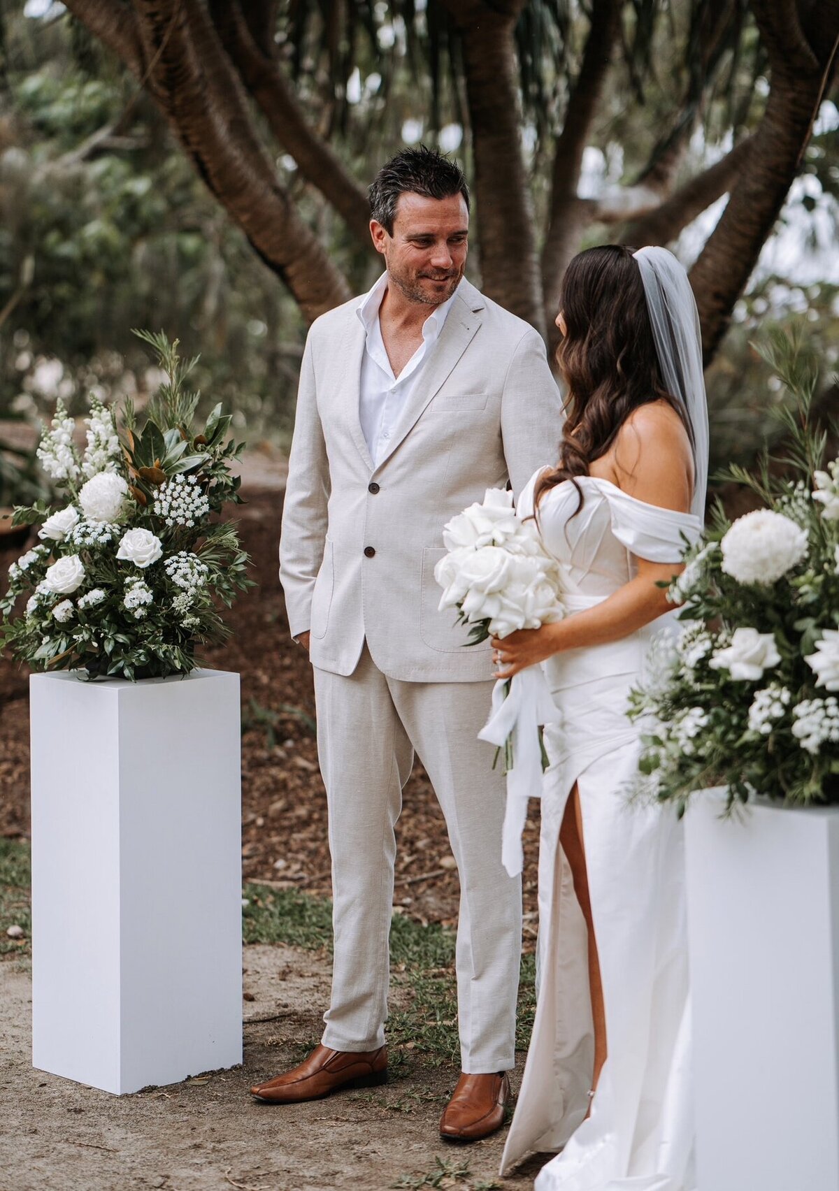 noosa marriage laura clair celebrant