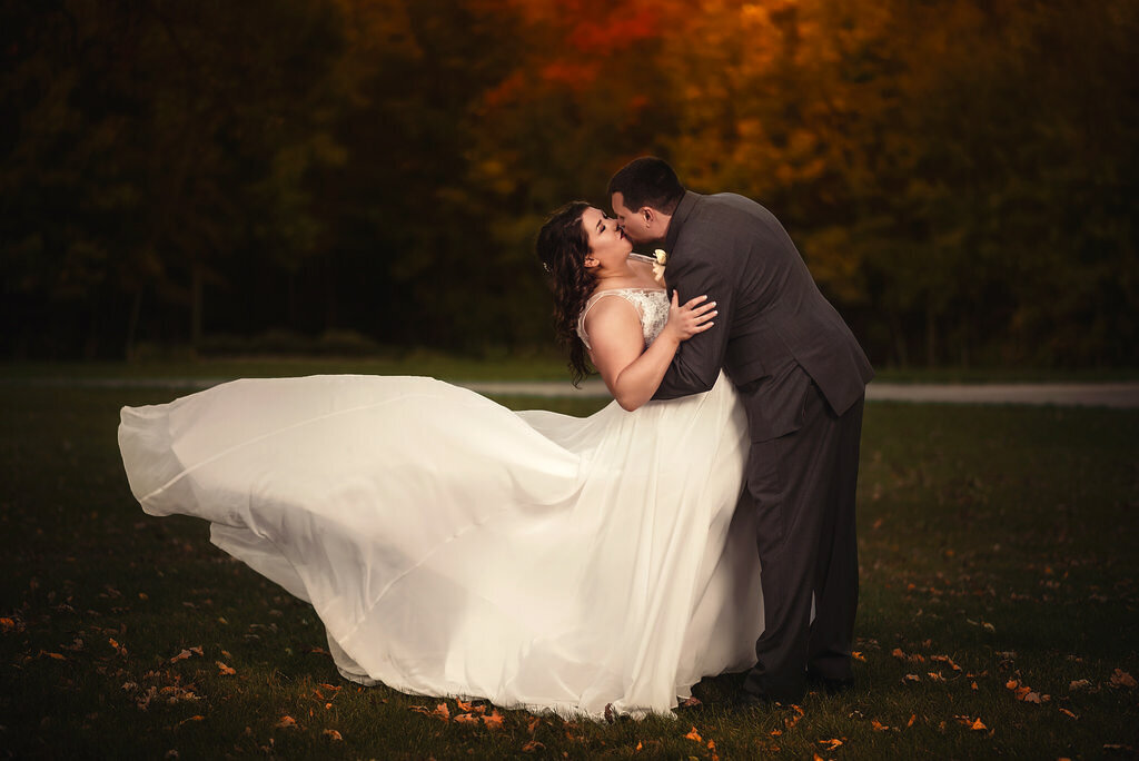 Vesper-and-Vow-Bemidji-Minnesota-wedding-and-elopement-photographer-coordinator-planner-warm-moody-flash-lighting-autumn-photo-2