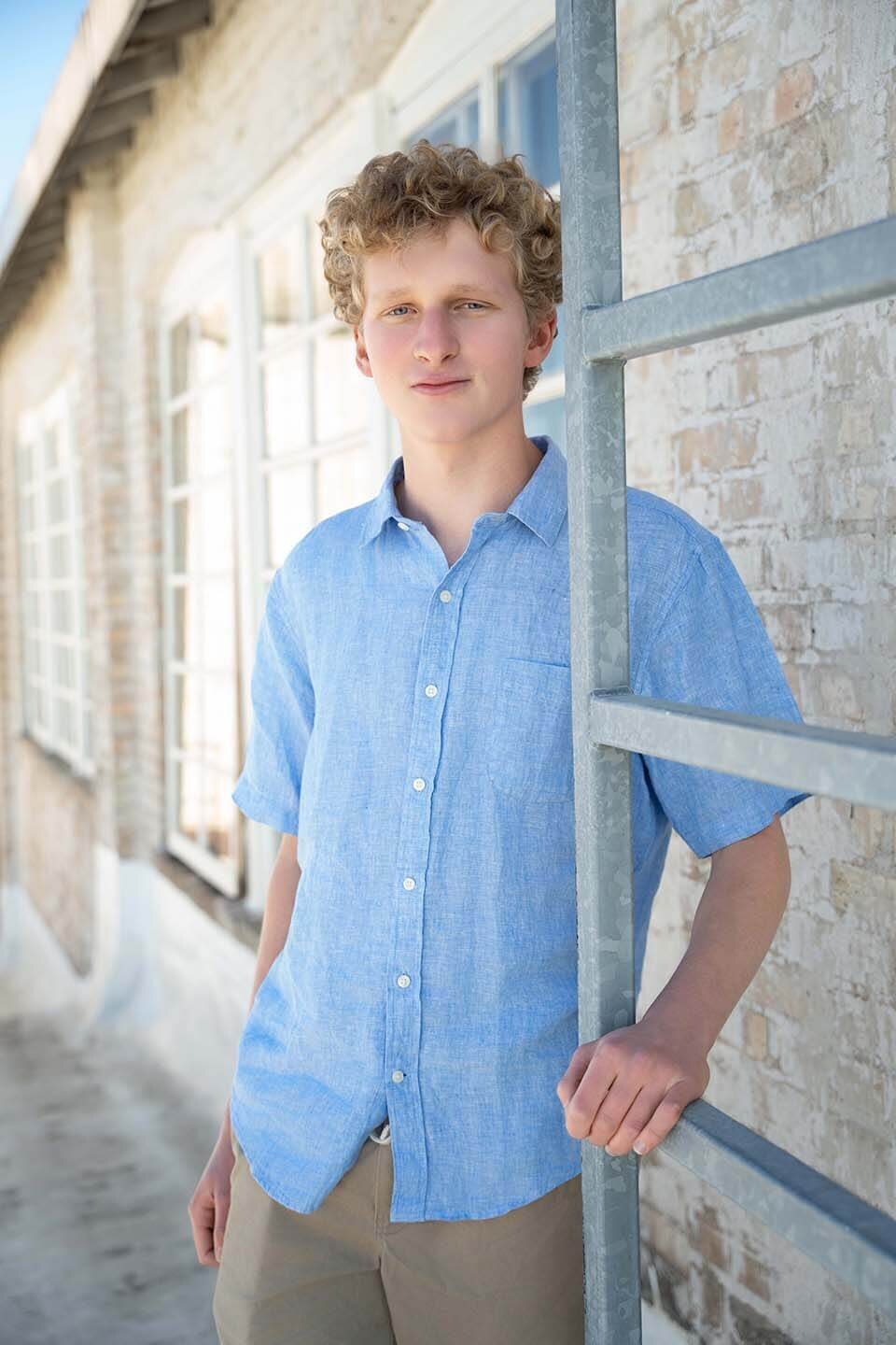 urban-senior-boy-photo-in-blue