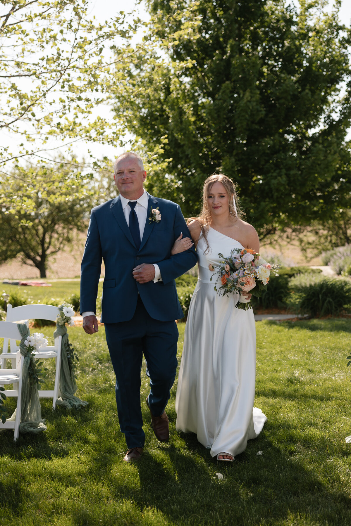 Sydney and Brant's Rustic Midwest Wedding Photography-381