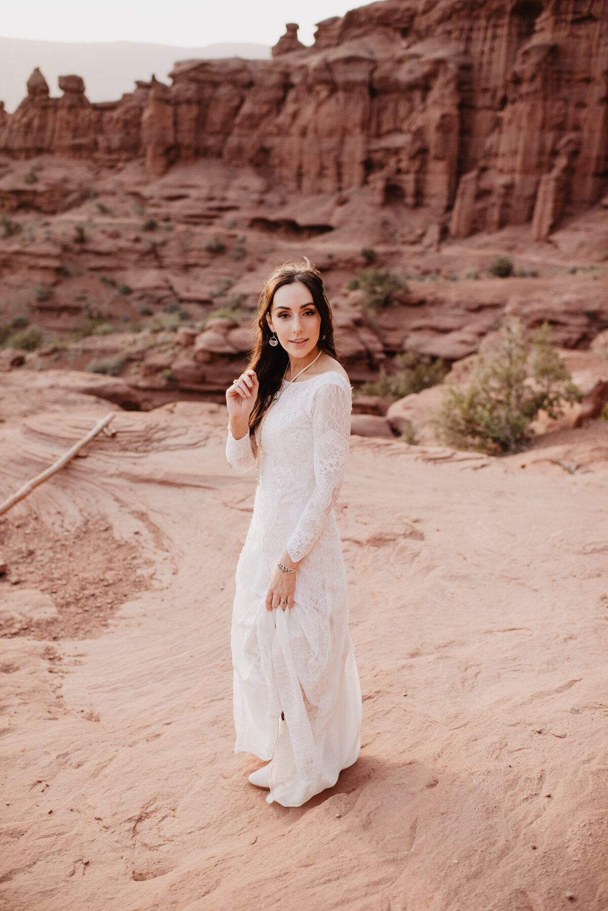 Utah Elopement Photographer captures bride portraits
