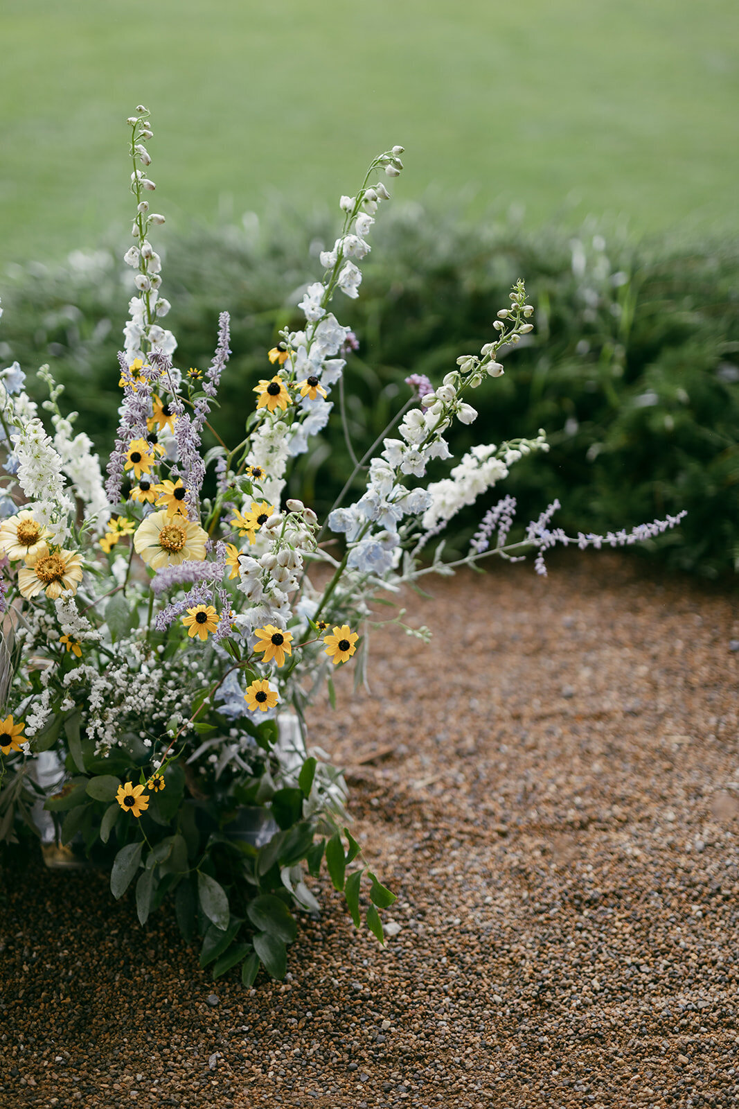 wildflower-ground-arrangement-wedding-ranch