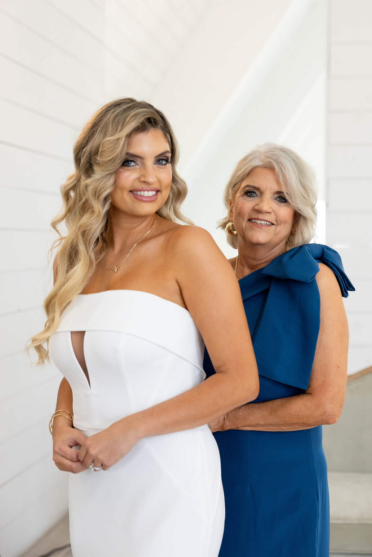 Savannah&Austin_Preparation-83