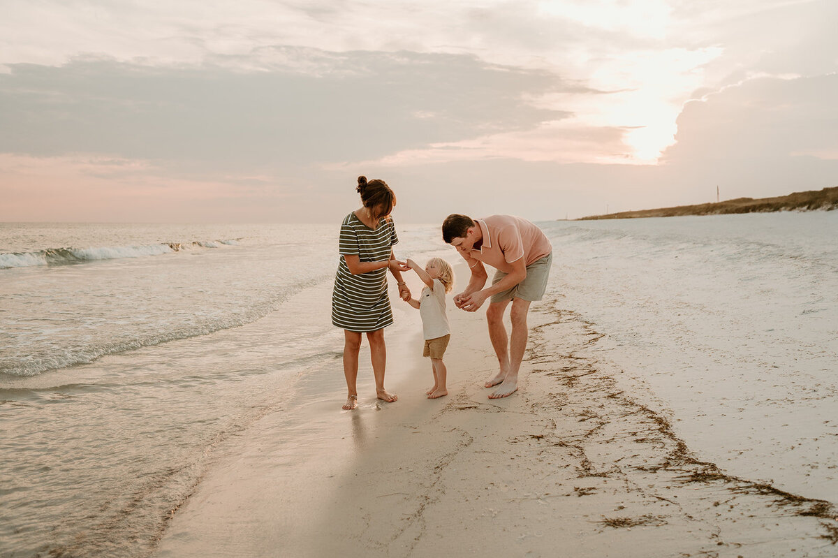 Navarre-beach-wedding-photographer-elopement-photographer-micro-wedding-pensacola-beach-family-photographer