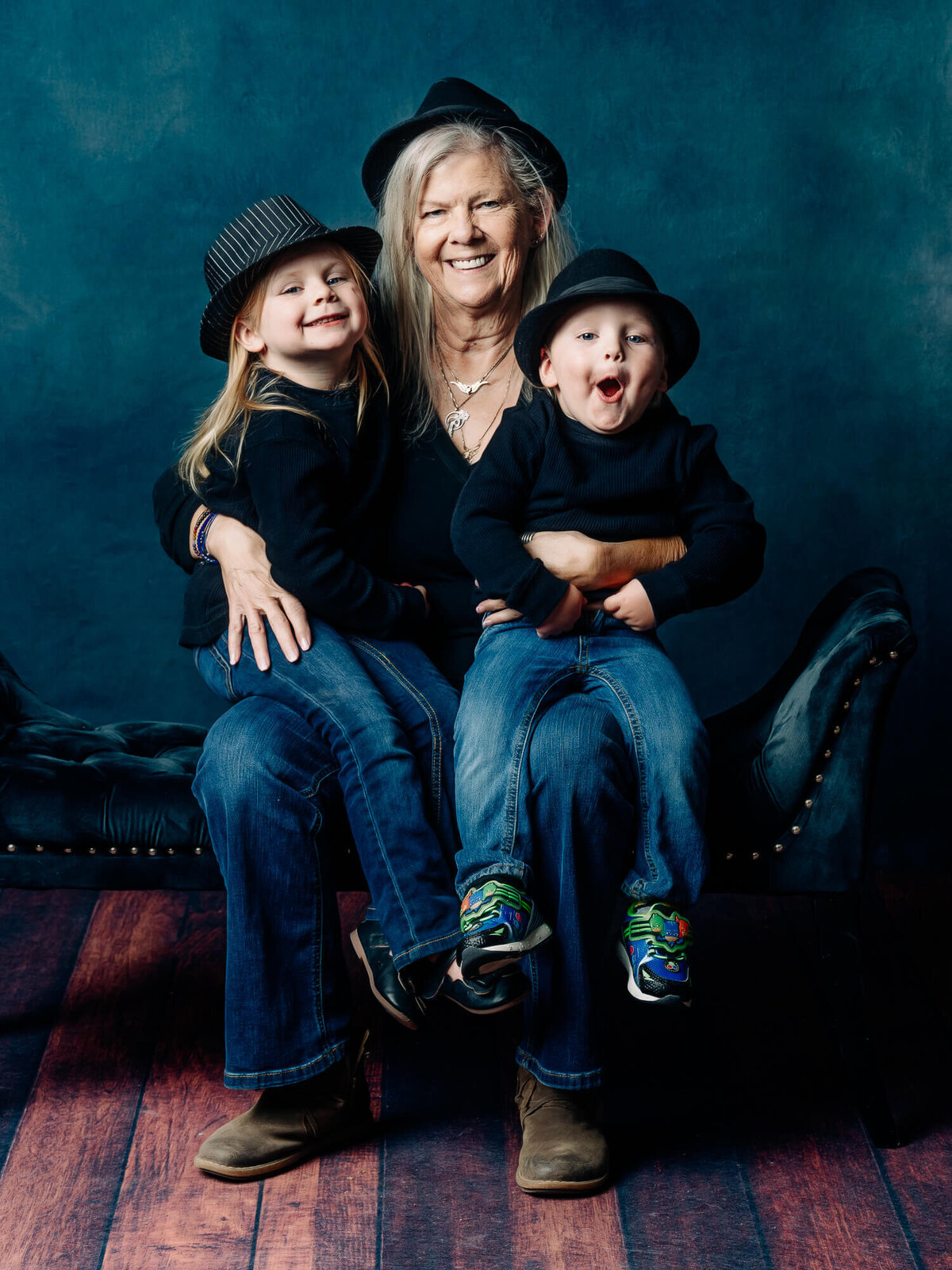 Kids laugh with grandmother in Prescott family photos with Melissa Byrne