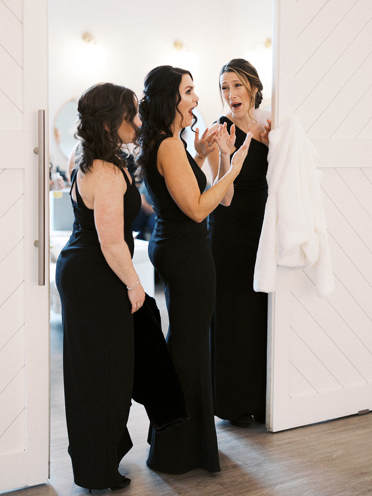 megan-ryan-wedding-first-looks-10_websize
