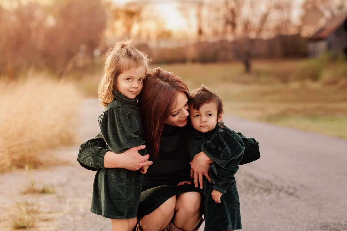 NWA family photographer, Northwest Arkansas best family photography, family portraits near me, professional family photos, family photography packages