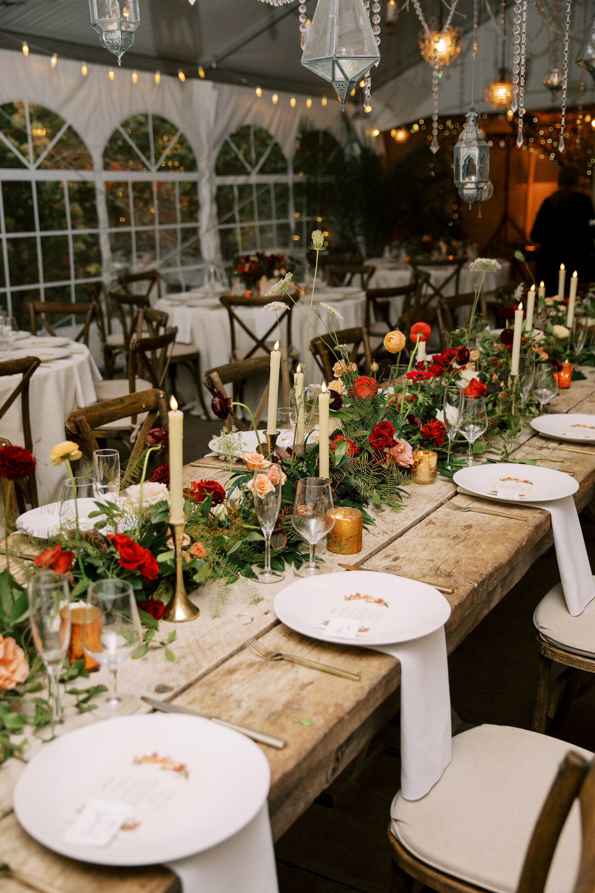 beautiful wedding table scape