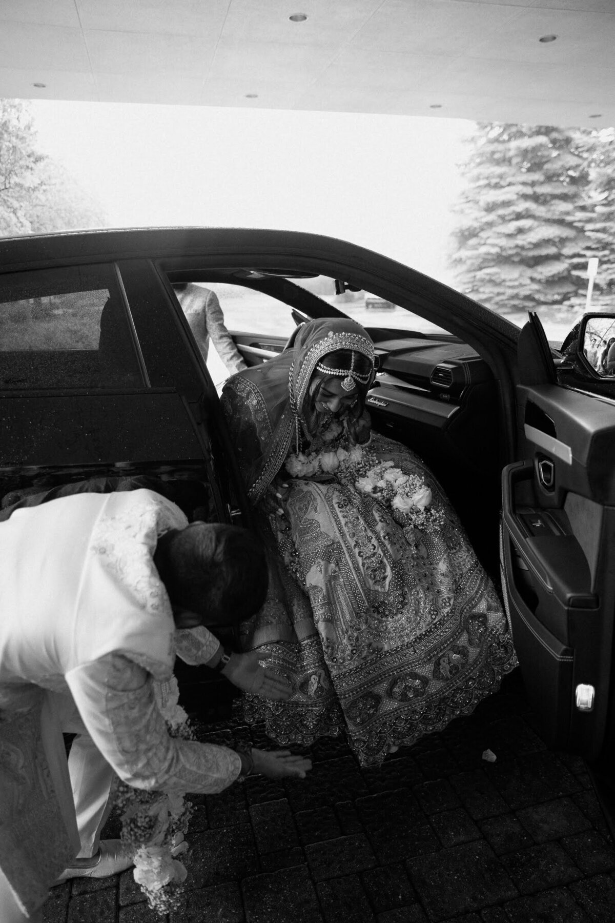 Nichole-Babiez-Photography-wedding-photographer-indian-wedding-photographer-mendhi-sangeet-baraat-luxury-chicago-illinois-marriott-schaumburg-98