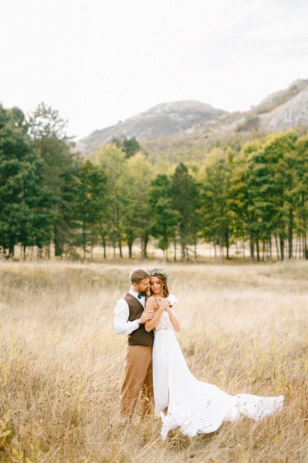 E8-Engagement-Photoshoot-In-the-mountains-with-horses-Ruslan-and-Kristina-2017-09-24-2500px-1044