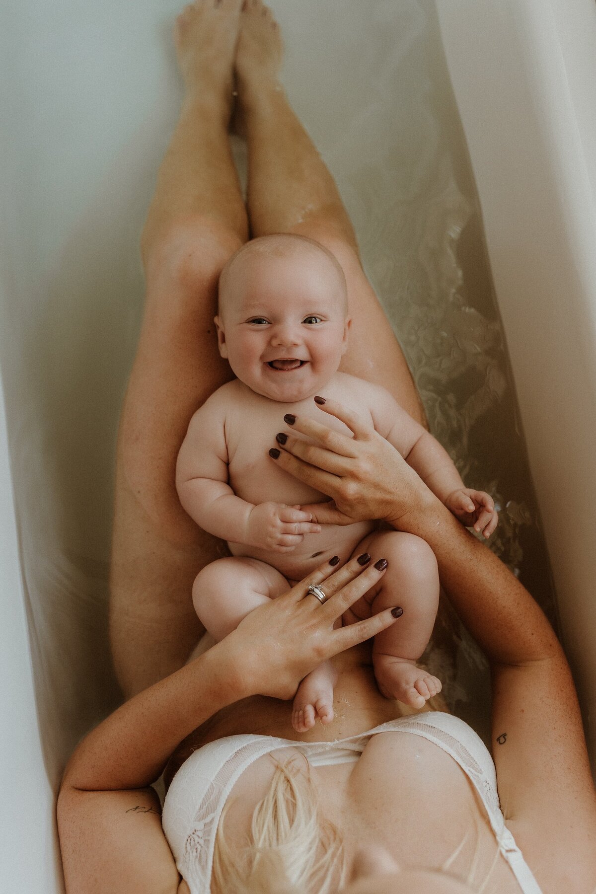 central-coast-motherhood-photos-willow-and-rose-1