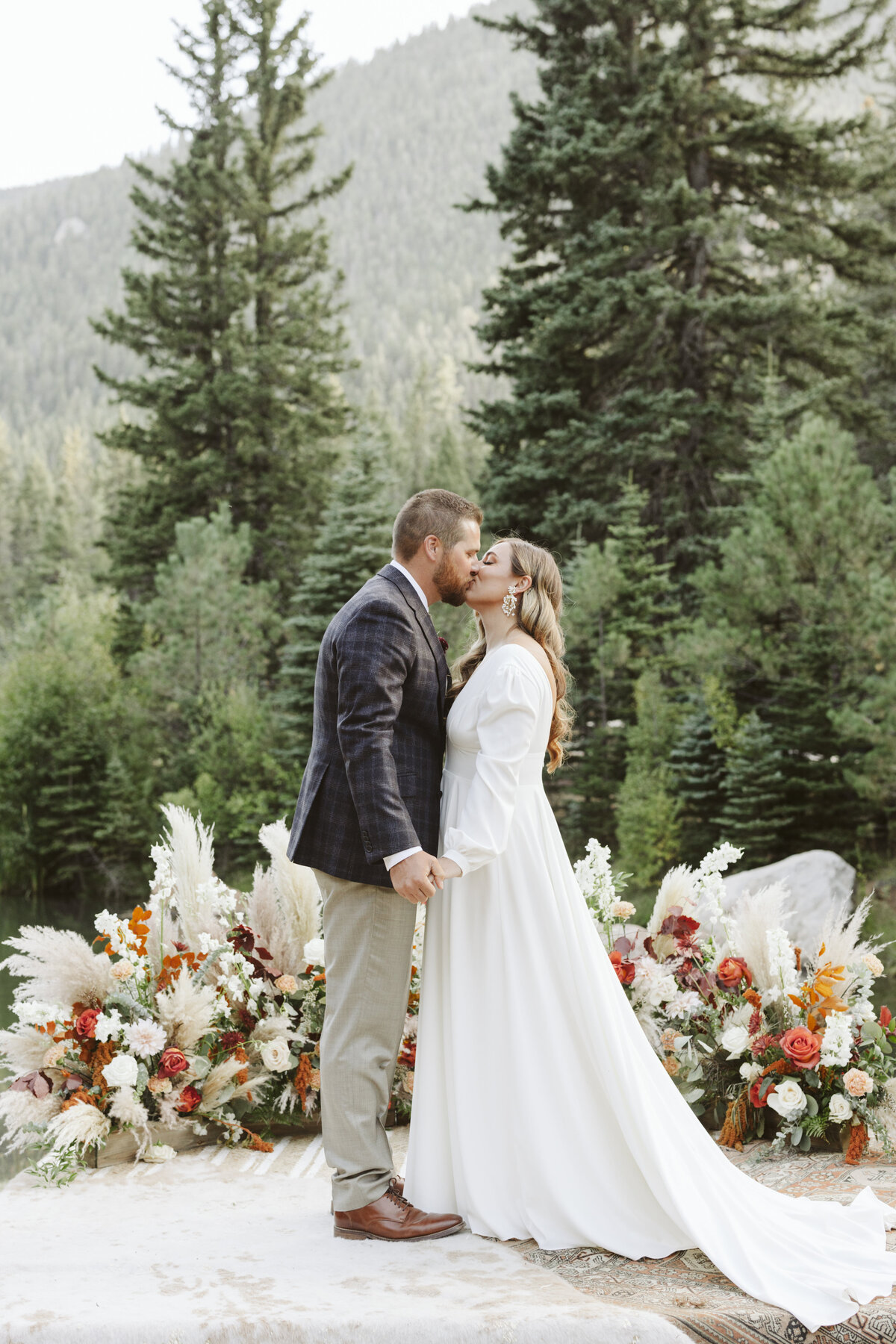 Intimate-wedding-weekend-Broadmoor-018