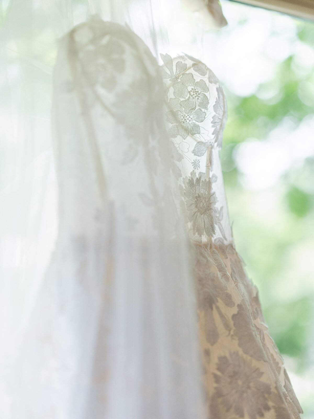 wedding-dress-details